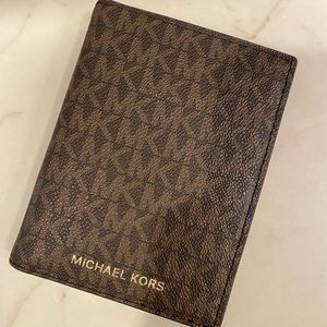 Brand new Michael Kors wallet!